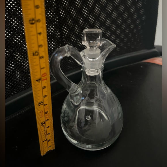hand blown etched glass cruet - Picture 2 of 4